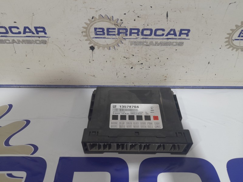 Recambio de modulo electronico para opel insignia berlina referencia OEM IAM 13578704  