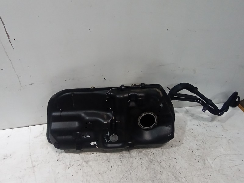 Recambio de deposito combustible para hyundai ix35 (lm, el, elh) 2.0 crdi 4wd referencia OEM IAM 311502Y000  