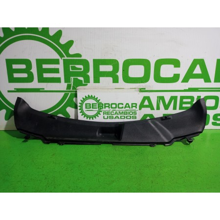 Recambio de moldura para citroën xsara berlina 1.9 d sx referencia OEM IAM 9626836977  