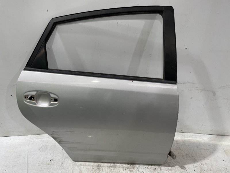Recambio de puerta trasera derecha para toyota prius (nhw20) basis referencia OEM IAM 6700347040  