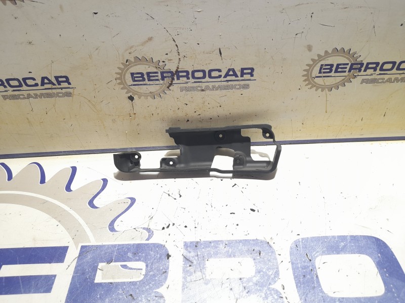 Recambio de embellecedor maneta para volkswagen caddy ka/kb (2k) 1.9 tdi referencia OEM IAM 1T0837197A  