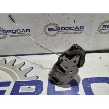 Recambio de cerradura puerta trasera derecha para opel insignia berlina 2.0 16v cdti referencia OEM IAM 3023880RH  