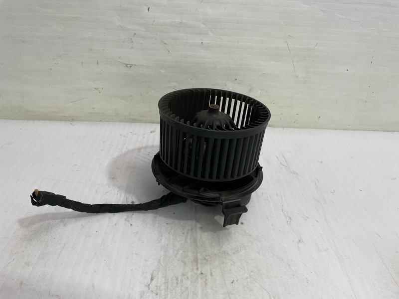 Recambio de motor calefaccion para nissan micra (k12e) acenta referencia OEM IAM F667217D  