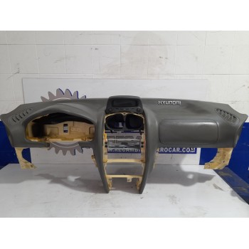 Recambio de salpicadero para hyundai santa fe (sm) 2.0 crdi cat referencia OEM IAM 8472126000  