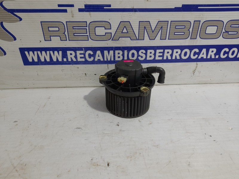 Recambio de motor calefaccion para hyundai santa fe (sm) 2.0 crdi cat referencia OEM IAM 972303A0  