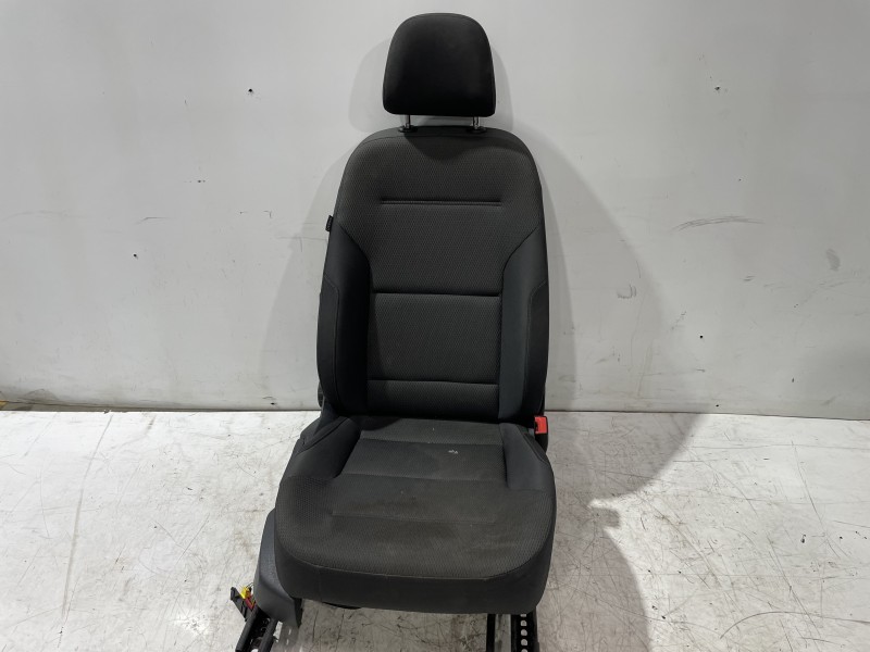 Recambio de asiento delantero derecho para volkswagen golf vii lim. (5g1) comfortline bluemotion referencia OEM IAM 3AA881516A  