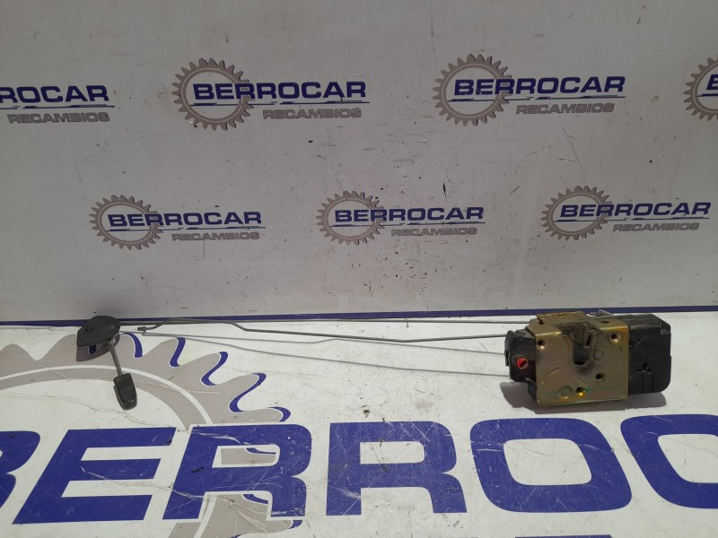 Recambio de cerradura puerta trasera derecha para peugeot 206 berlina 1.9 diesel referencia OEM IAM 9138 87  