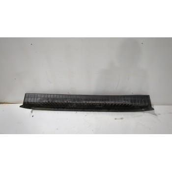 Recambio de reposapies para iveco daily furgón 2.3 diesel referencia OEM IAM 5801565332  