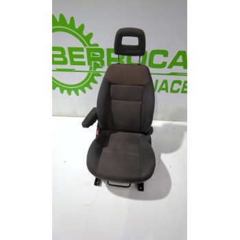 ASIENTO DELANTERO IZQUIERDO 