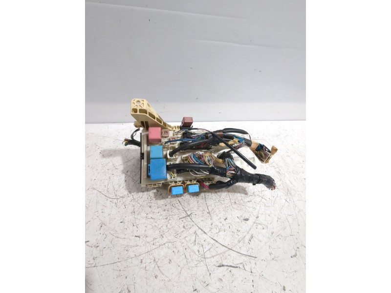 Recambio de caja reles / fusibles para toyota yaris (_p9_) 1.33 vvt-i (nsp90_) referencia OEM IAM 827410D030  