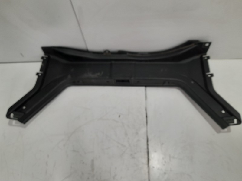 Recambio de molduras traseras para mercedes-benz clase c (w203) berlina 2.2 cdi cat referencia OEM IAM A2036900525  