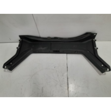 Recambio de molduras traseras para mercedes-benz clase c (w203) berlina 2.2 cdi cat referencia OEM IAM A2036900525  