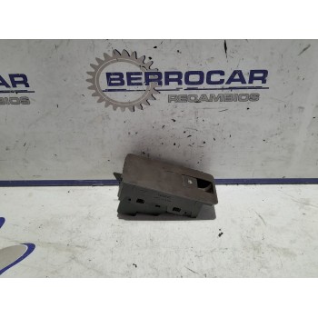 Recambio de mando elevalunas delantero derecho para opel insignia berlina 2.0 16v cdti referencia OEM IAM 13222229  