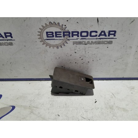 Recambio de mando elevalunas delantero derecho para opel insignia berlina 2.0 16v cdti referencia OEM IAM 13222229  