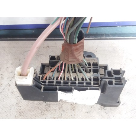 Recambio de caja reles / fusibles para toyota avensis berlina (t25) 1.8 16v cat referencia OEM IAM 82641CA010F  