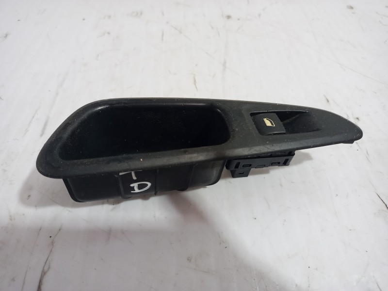 Recambio de mando elevalunas trasero derecho para peugeot 308 sw envy referencia OEM IAM 96573850  