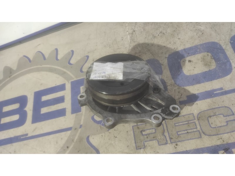 Recambio de bomba agua para toyota avensis berlina (t25) 1.8 16v cat referencia OEM IAM 1610009310  