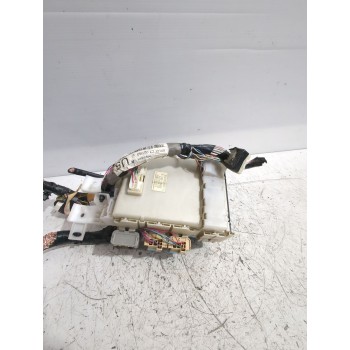 Recambio de caja reles / fusibles para toyota yaris (_p9_) 1.33 vvt-i (nsp90_) referencia OEM IAM 827410D030  