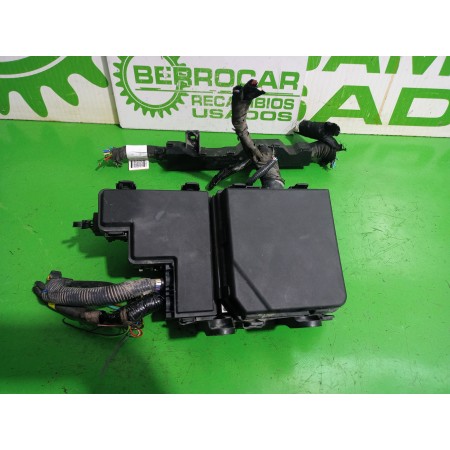 Recambio de caja reles / fusibles para nissan qashqai (j11) acenta referencia OEM IAM 284B75NA2A  