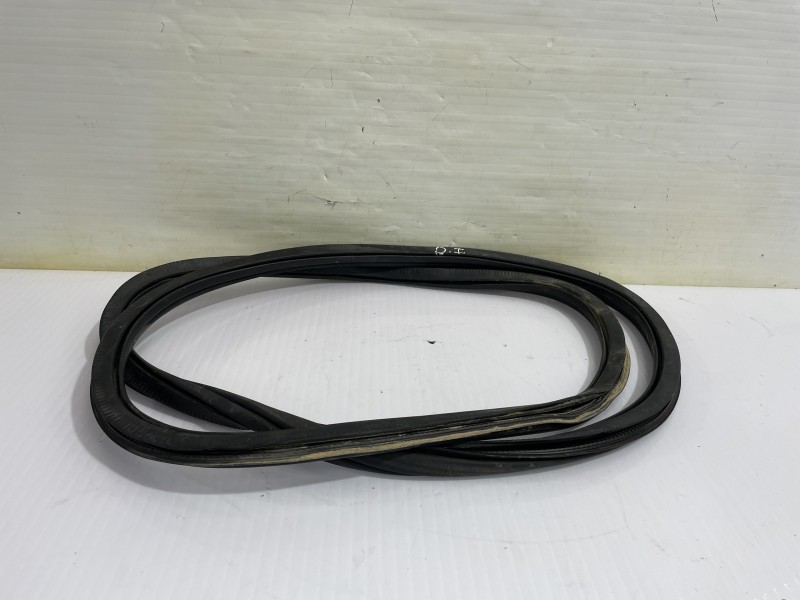 Recambio de goma contorno para volkswagen polo (6c1) advance bluemotion referencia OEM IAM 6R6867911E5AP  