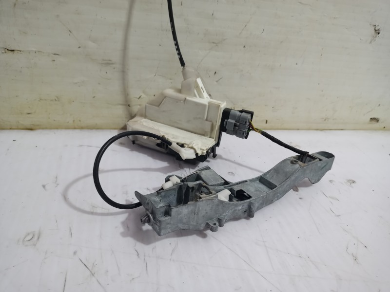 Recambio de cerradura puerta delantera derecha para peugeot 308 sw envy referencia OEM IAM 732074  