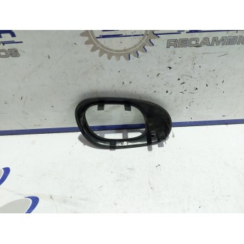 Recambio de embellecedor maneta para peugeot 206 berlina 1.9 diesel referencia OEM IAM 9628404977  