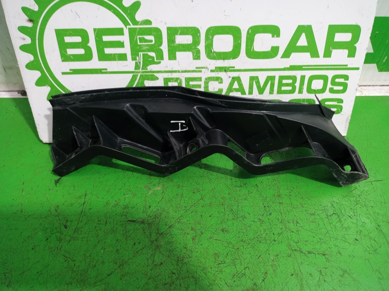 Recambio de soporte faro izquierdo para volkswagen passat berlina (3c2) 2.0 tdi referencia OEM IAM 3C0807889  