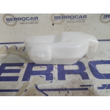 Recambio de deposito limpia para renault kangoo referencia OEM IAM 8200431474  
