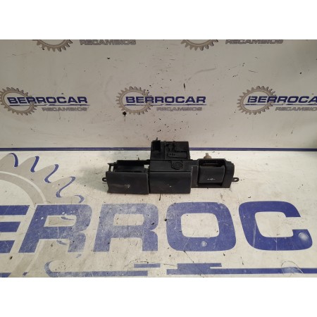Recambio de cenicero para land rover discovery referencia OEM IAM FKB500012  