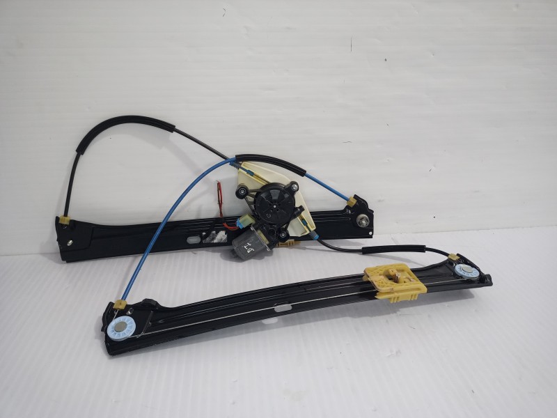 Recambio de elevalunas delantero izquierdo para volkswagen touran (5t1) advance bmt referencia OEM IAM 5TA837461  