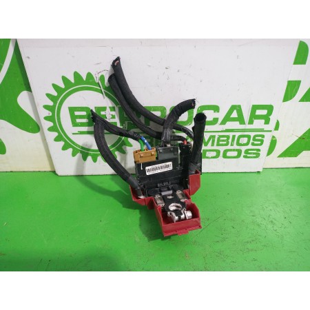 Recambio de caja reles / fusibles para nissan qashqai (j11) acenta referencia OEM IAM 24011HV71C  