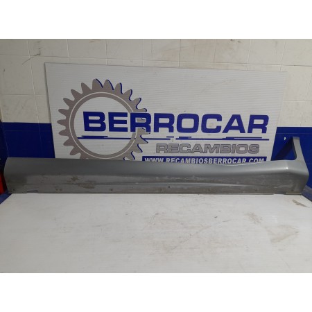 Recambio de faldon lateral para hyundai santa fe (sm) 2.0 crdi cat referencia OEM IAM 8775126900  