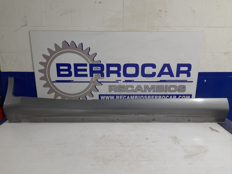 Recambio de faldon lateral para hyundai santa fe (sm) 2.0 crdi cat referencia OEM IAM 8776126900  