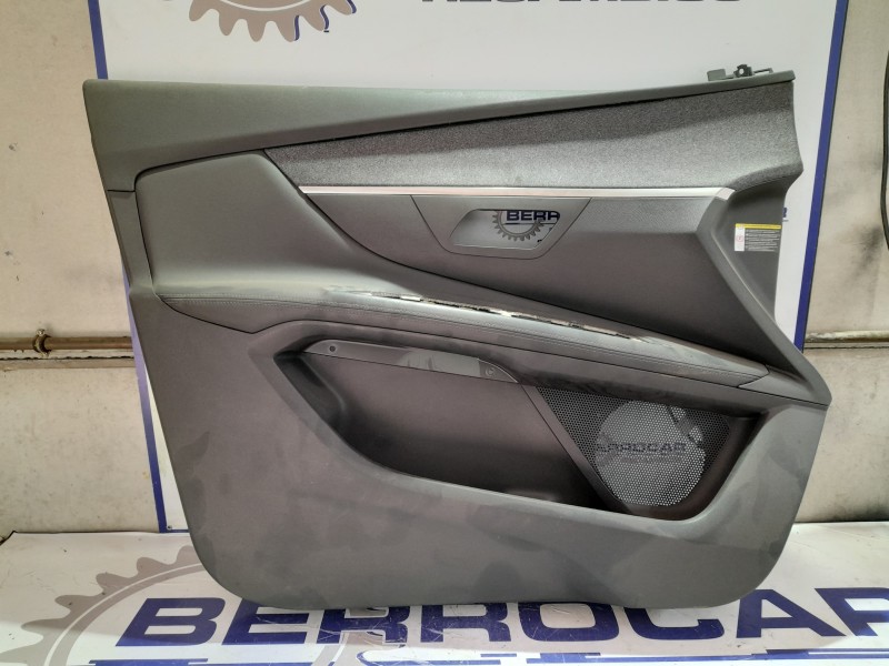 Recambio de guarnecido puerta delantera izquierda para peugeot 3008 referencia OEM IAM 9815749477  