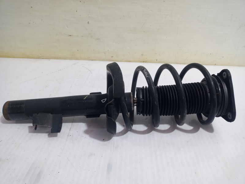 Recambio de amortiguador delantero derecho para ford focus lim. (cb4) business referencia OEM IAM A0504001  