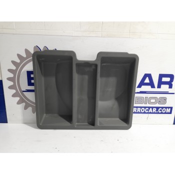 Recambio de moldura interior para hyundai santa fe (sm) 2.0 crdi cat referencia OEM IAM 8577526000  