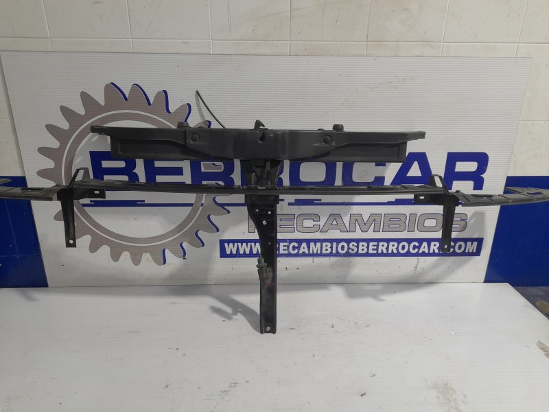 Recambio de travesaño superior para hyundai santa fe (sm) 2.0 crdi cat referencia OEM IAM 6412026210  