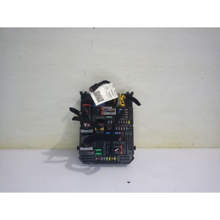 Recambio de caja reles / fusibles para jeep avenger altitude referencia OEM IAM 9845141280  