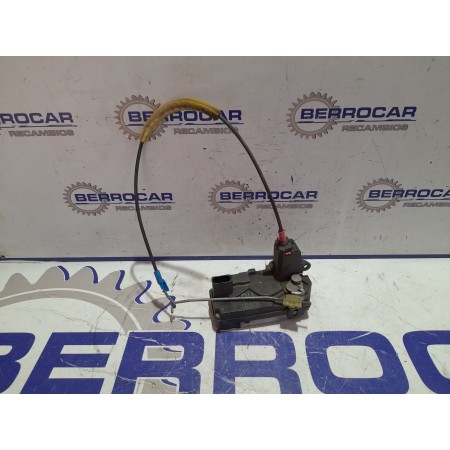 Recambio de cerradura puerta trasera derecha para opel zafira b referencia OEM IAM 13210739  