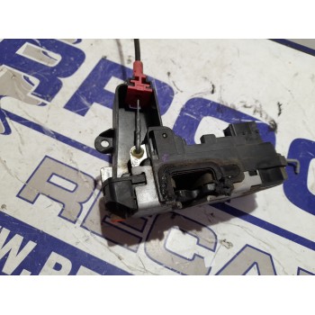 Recambio de cerradura puerta trasera derecha para opel zafira b referencia OEM IAM 13210739  