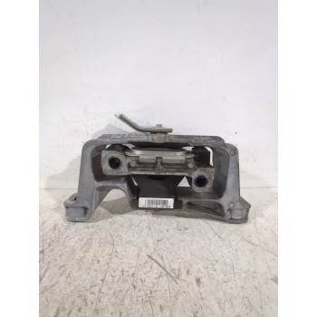 SOPORTE MOTOR DERECHO A2462402517 