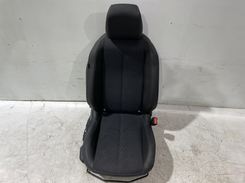 Recambio de asiento delantero derecho para opel corsa f edition referencia OEM IAM 13369276  