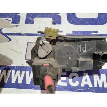 Recambio de cerradura puerta trasera derecha para opel zafira b referencia OEM IAM 13210739  