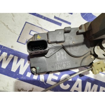 Recambio de cerradura puerta trasera derecha para opel zafira b referencia OEM IAM 13210739  