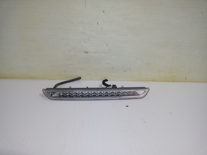 Recambio de luz central de freno para jeep avenger altitude referencia OEM IAM 9802932180  