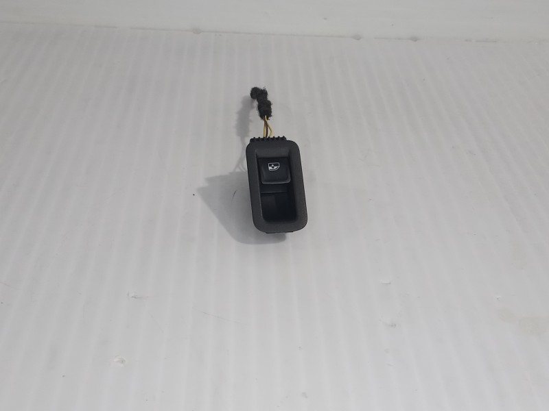 Recambio de mando elevalunas trasero izquierdo para volkswagen touran (5t1) advance bmt referencia OEM IAM 5TA868247  