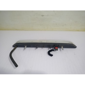 Recambio de luz central de freno para jeep avenger altitude referencia OEM IAM 9802932180  