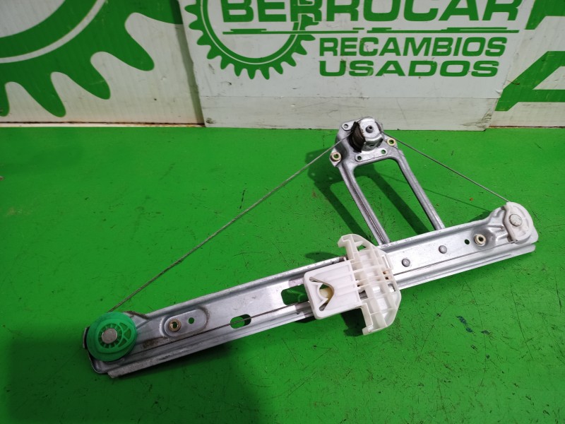 Recambio de elevalunas trasero derecho para ford focus berlina (cak) trend referencia OEM IAM 1331607  