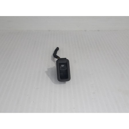 Recambio de mando elevalunas trasero derecho para volkswagen touran (5t1) advance bmt referencia OEM IAM 5TA868247  