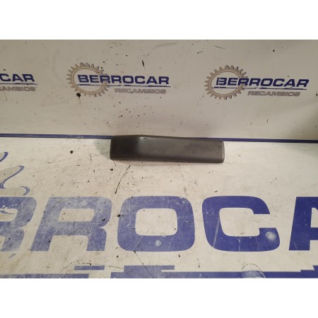 Recambio de moldura lateral para land rover discovery referencia OEM IAM EJE500160  